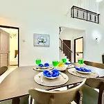 Boho Bliss. Taman Molek @ 4 Bed,2 Bath Near Jusco Tebrau