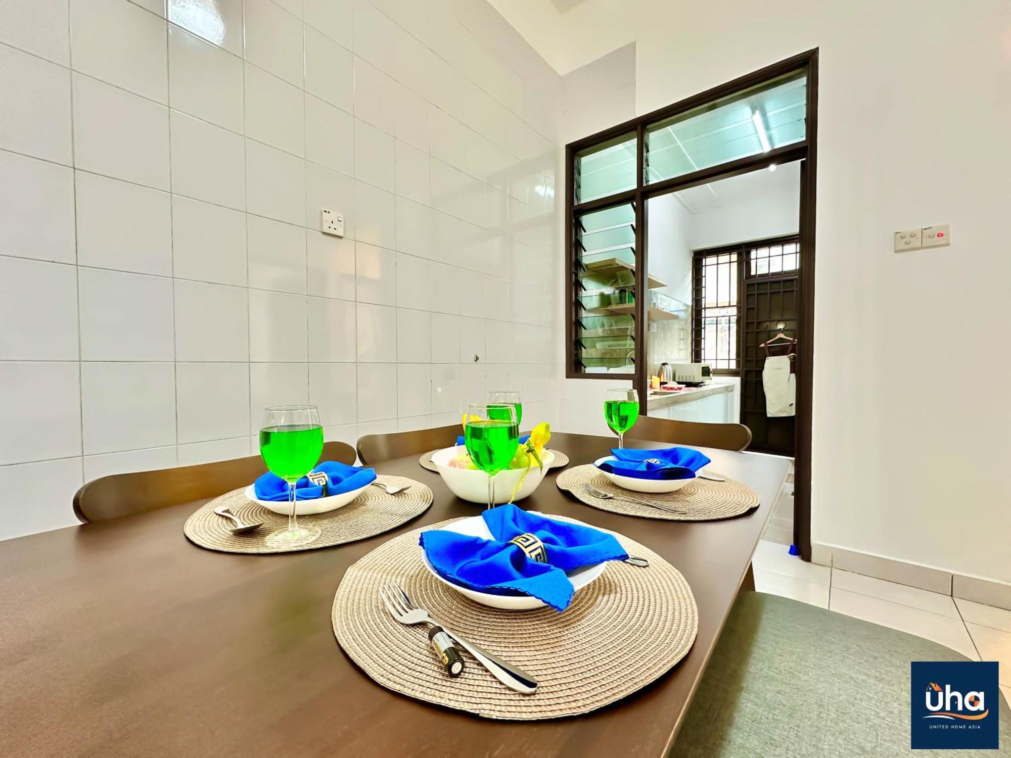 Boho Bliss. Taman Molek @ 4 Bed,2 Bath Near Jusco Tebrau * Johor Bahru