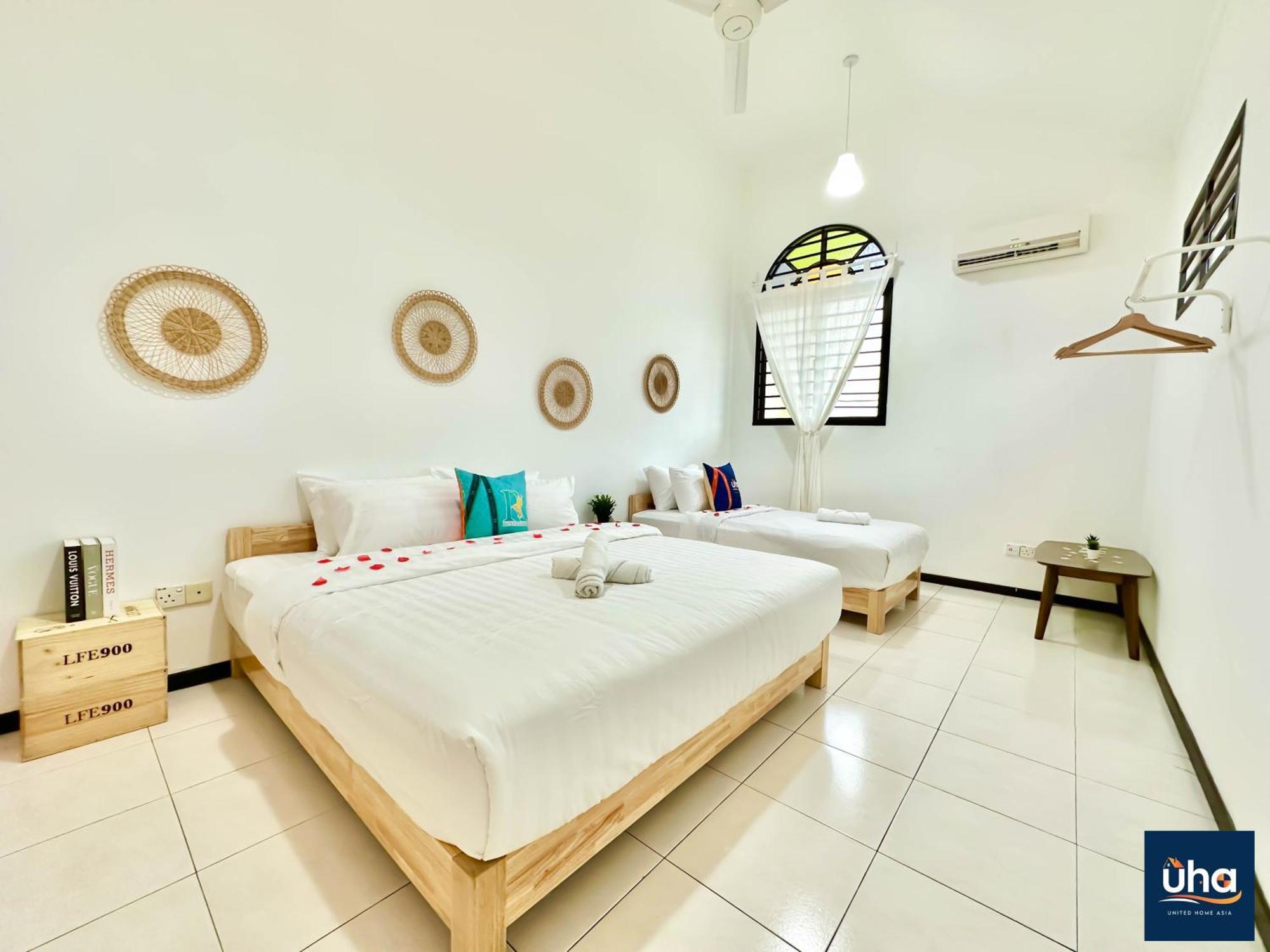 Boho Bliss. Taman Molek @ 4 Bed,2 Bath Near Jusco Tebrau * Johor Bahru